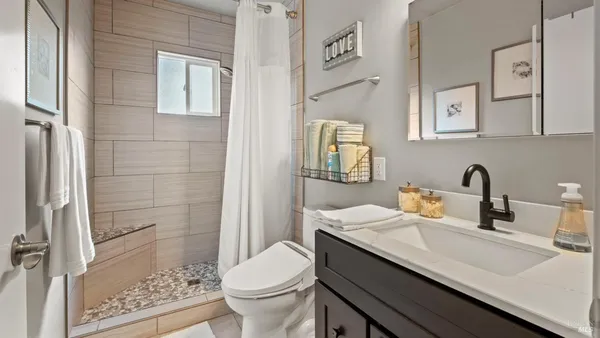 $729,000 | 725 Valle Vista Avenue, Vallejo, CA 94590