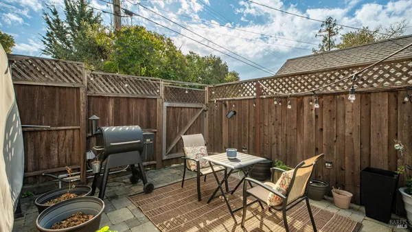 $729,000 | 725 Valle Vista Avenue, Vallejo, CA 94590