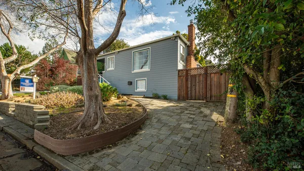 $729,000 | 725 Valle Vista Avenue, Vallejo, CA 94590