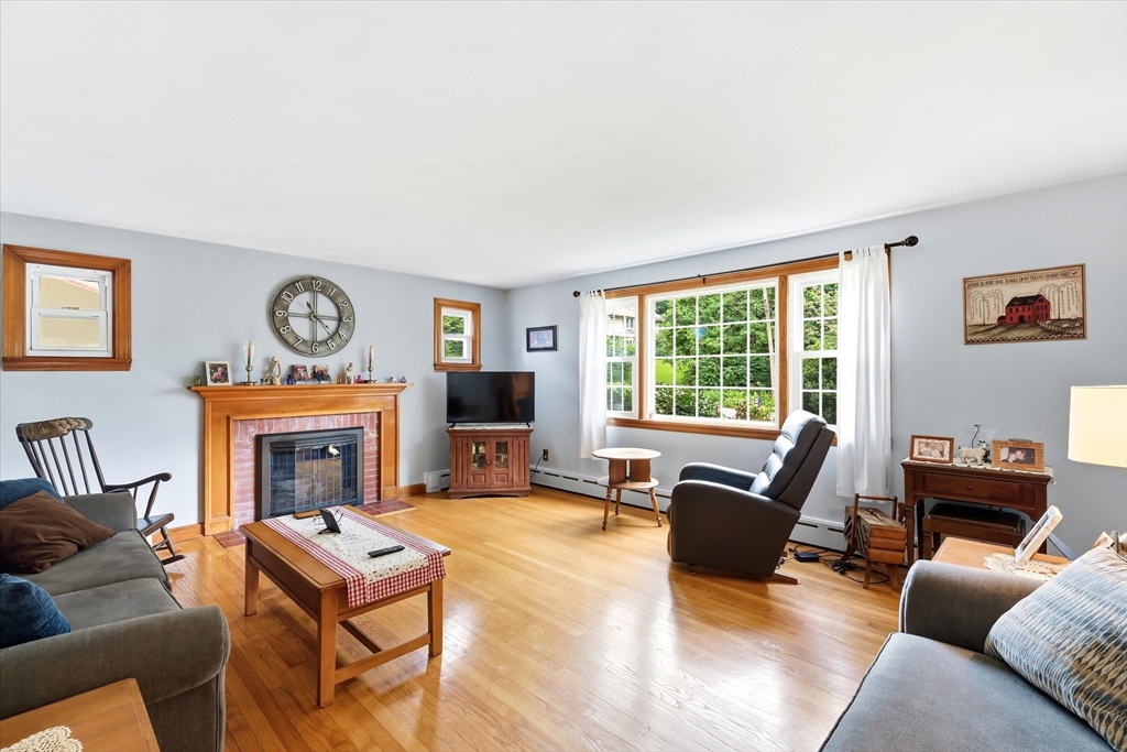 177 Whitaker Road Westfield, MA 01085 - Photo 7 of 41 Gallery Image 7