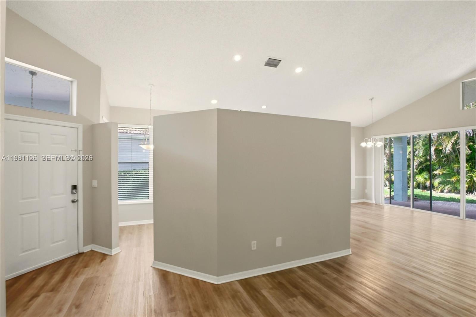 17208 Hampton Boulevard Boca Raton, FL 33496 - Photo 8 of 33 Gallery Image 8