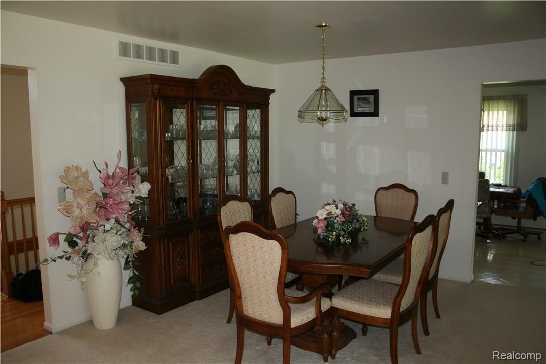 6850 Kennesaw Road Canton, MI 48187 - Photo 11 of 33 IMG_0987.JPG