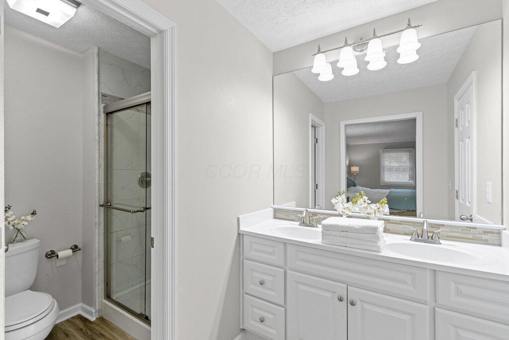 737 Autumn Branch Road Westerville, OH 43081 - Photo 25 of 43 Owner's Bath
