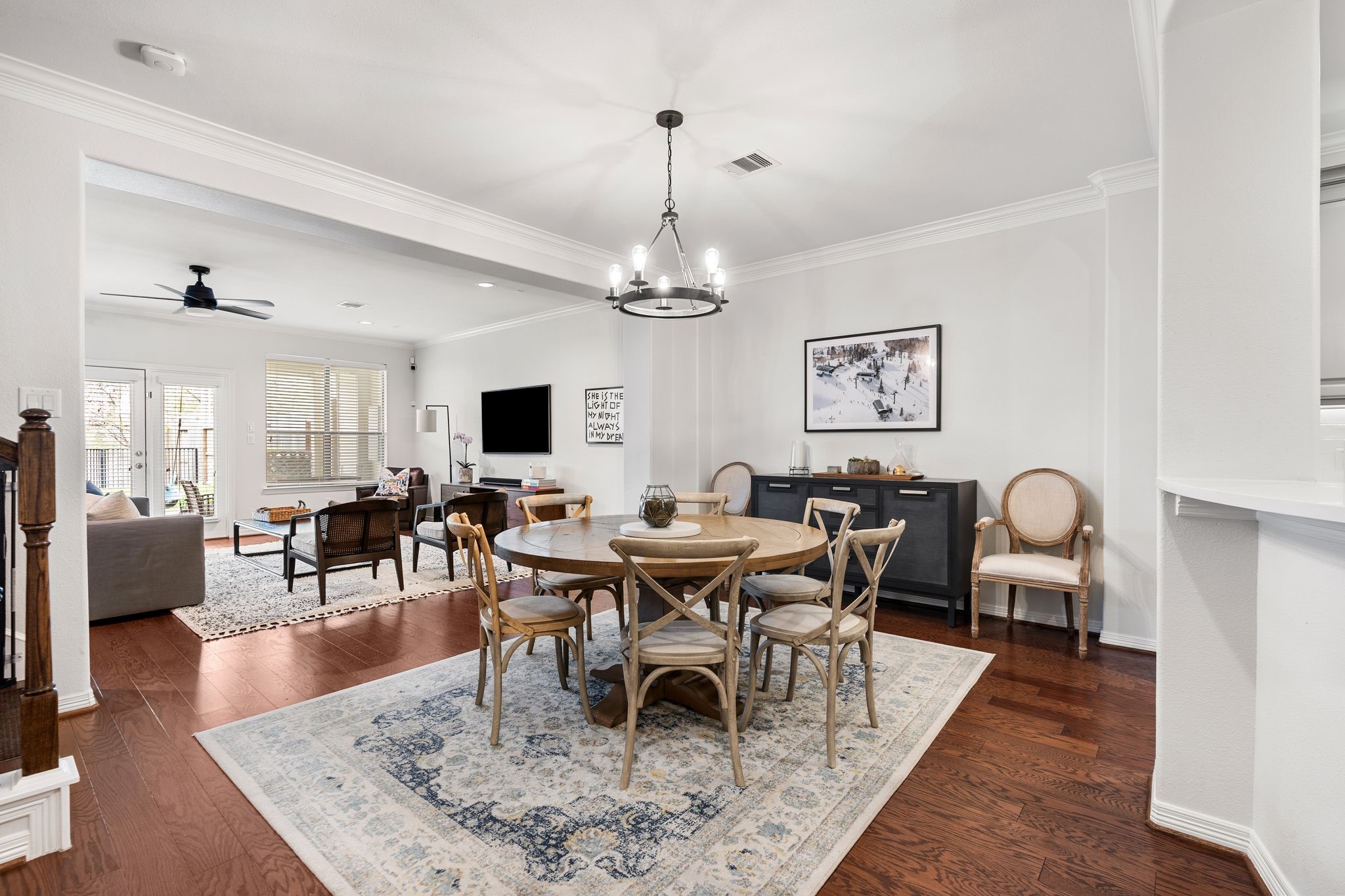 834 West 18th Street, Unit B Houston, TX 77008 - Photo 7 of 24 Open dining space, perfect for entertaining