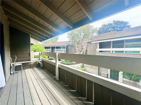 $2,000 | 140 Streamwood, Irvine, CA 92620