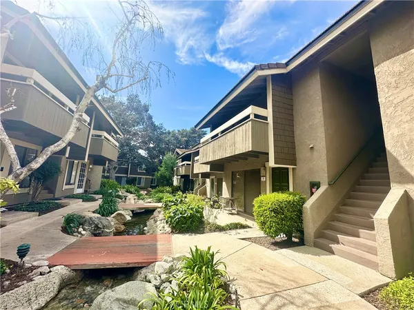 $2,000 | 140 Streamwood, Irvine, CA 92620