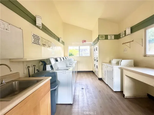 $2,000 | 140 Streamwood, Irvine, CA 92620