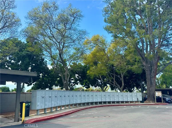 $2,000 | 140 Streamwood, Irvine, CA 92620