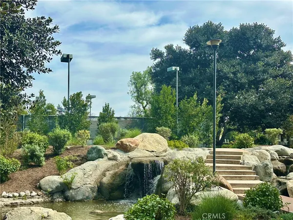 $2,000 | 140 Streamwood, Irvine, CA 92620