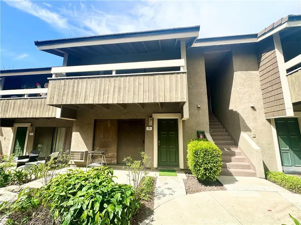 $2,000 | 140 Streamwood, Irvine, CA 92620