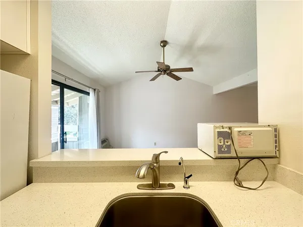 $2,000 | 140 Streamwood, Irvine, CA 92620