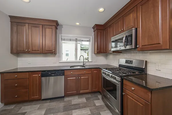 $649,900 | 64 Livingstone Avenue, Beverly, MA 01915