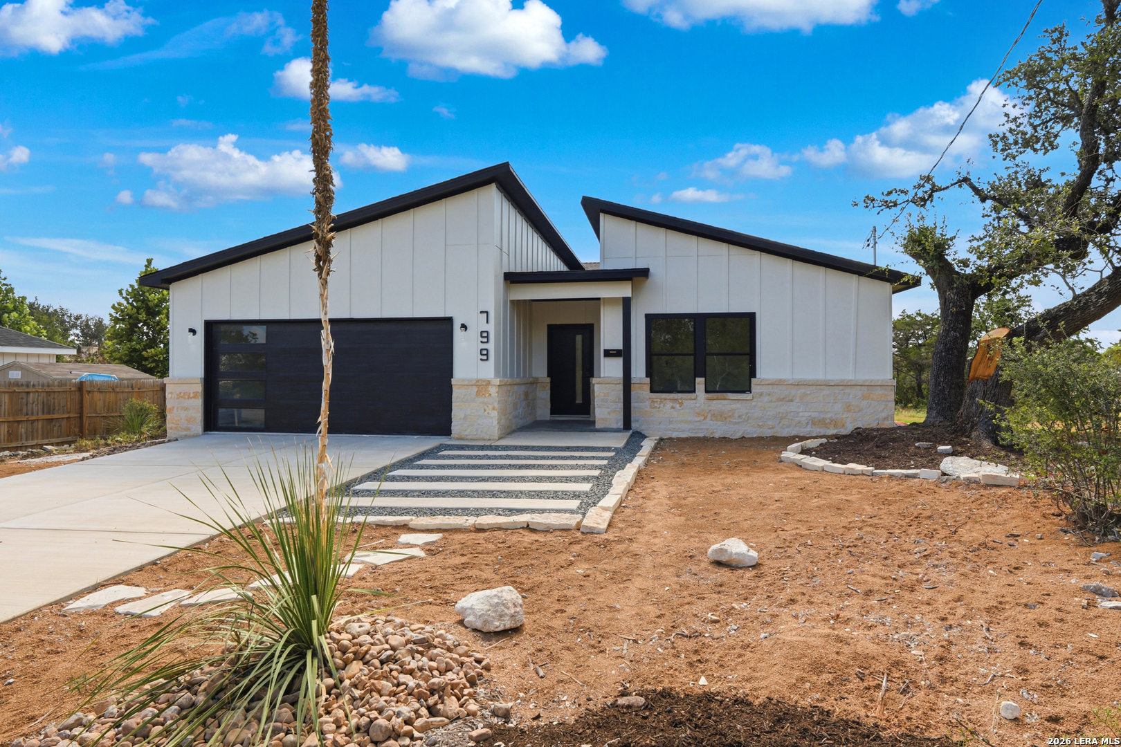 799 Mockingbird Cove Spring Branch, TX 78070 - Photo 3 of 40