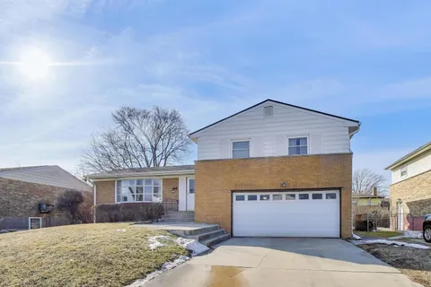 $329,000 | 1640 Channing Court, Melrose Park, IL 60160