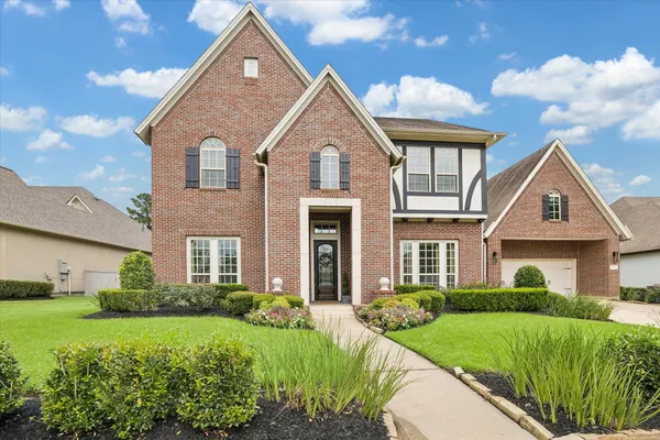 $1,448,500 | 123 North Thatcher Bend Circle, The Woodlands, TX 77389