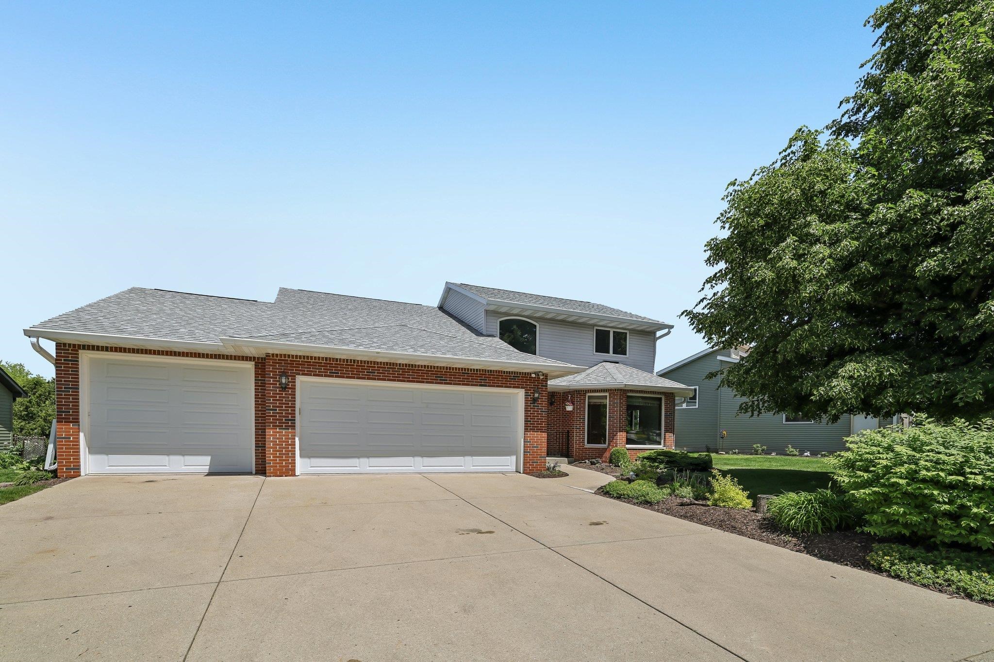 7100 Spring Hill Drive Middleton, WI 53562 - Photo 3 of 57