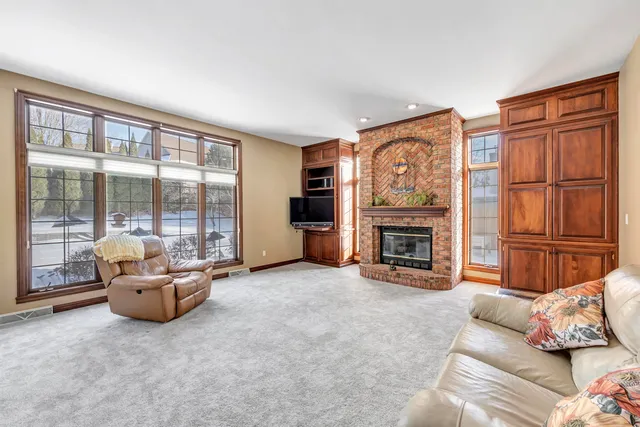 $680,000 | 1935 West Telemark Circle, Green Bay, WI 54313