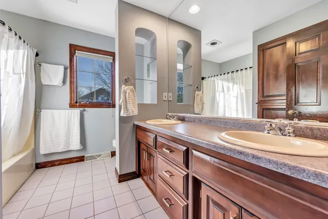 $680,000 | 1935 West Telemark Circle, Green Bay, WI 54313