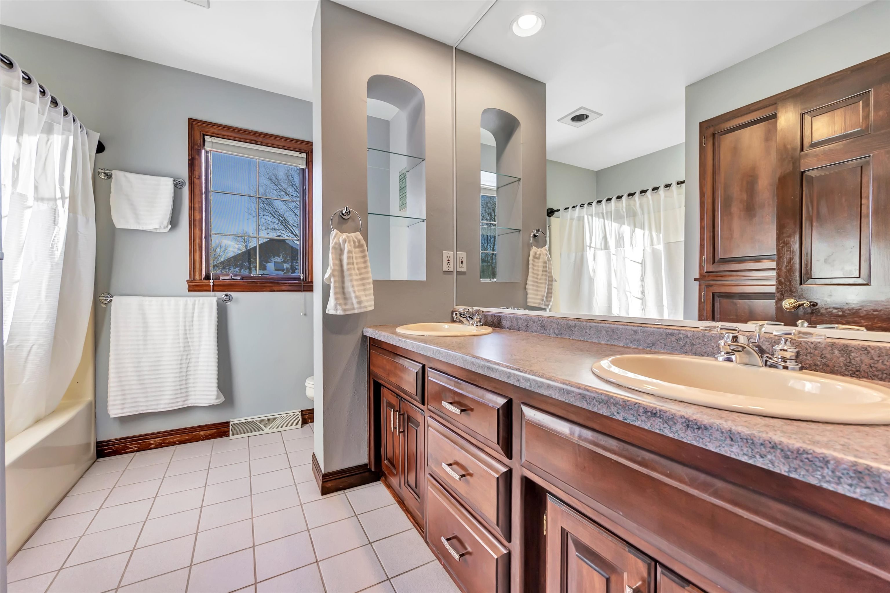 1935 West Telemark Circle Green Bay, WI 54313 - Photo 28 of 56