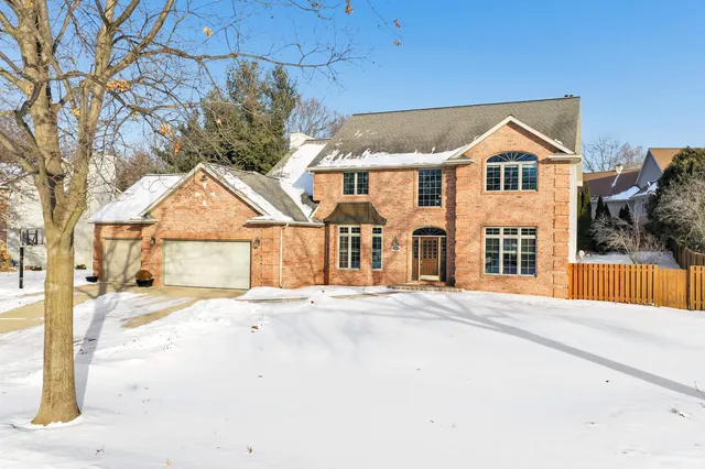 $680,000 | 1935 West Telemark Circle, Green Bay, WI 54313