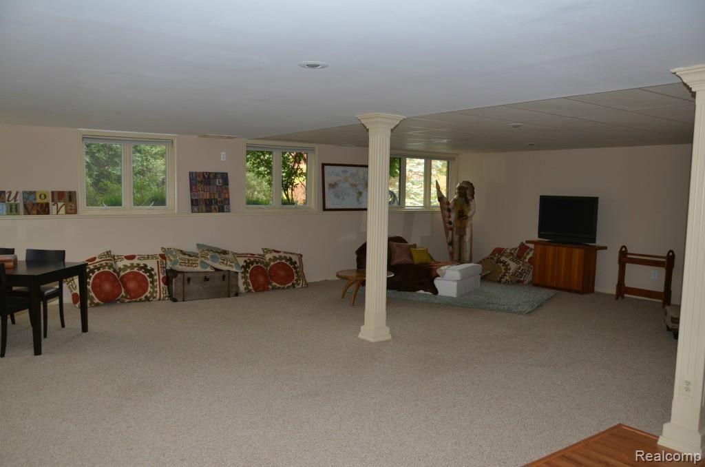 4611 Goodison Pl Drive Rochester, MI 48306 - Photo 33 of 37 OLA_1771.jpg