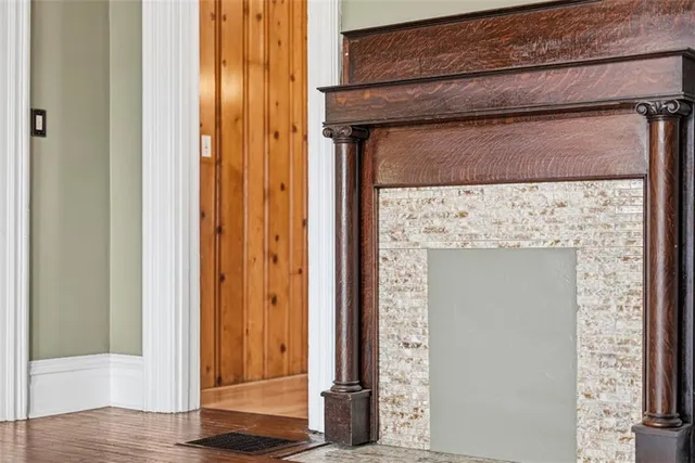 a view of a entryway door of the house