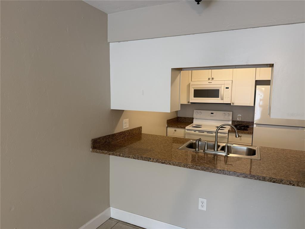 1718 Southwest 69th Terrace Gainesville, FL 32607 - Photo 13 of 23