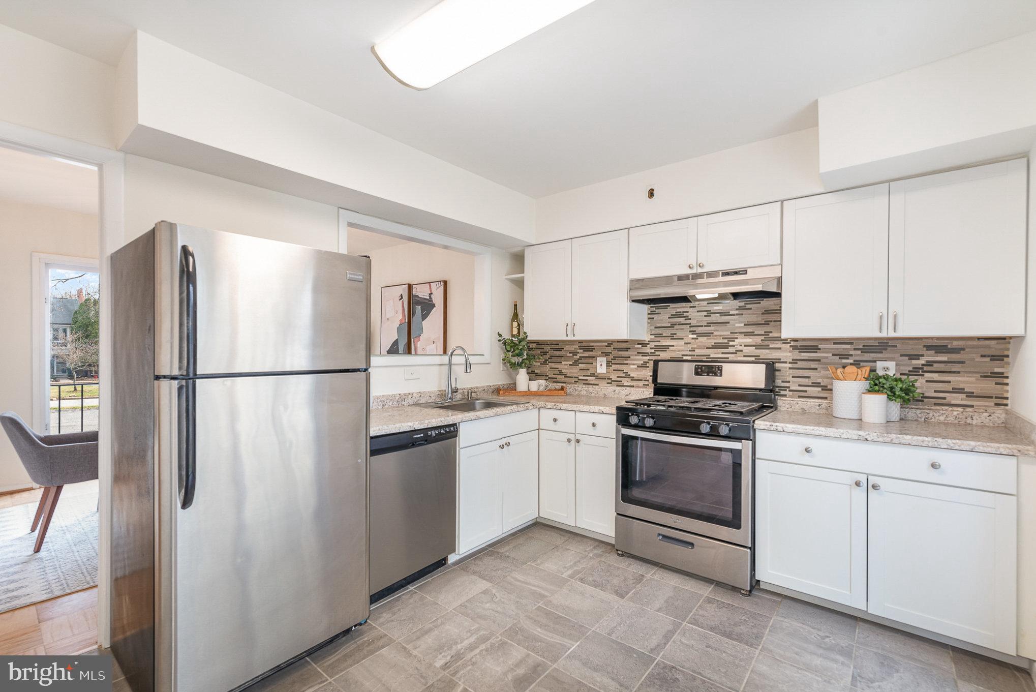 1906 Greenberry Road Baltimore, MD 21209 - Photo 7 of 28 Gallery Image 7