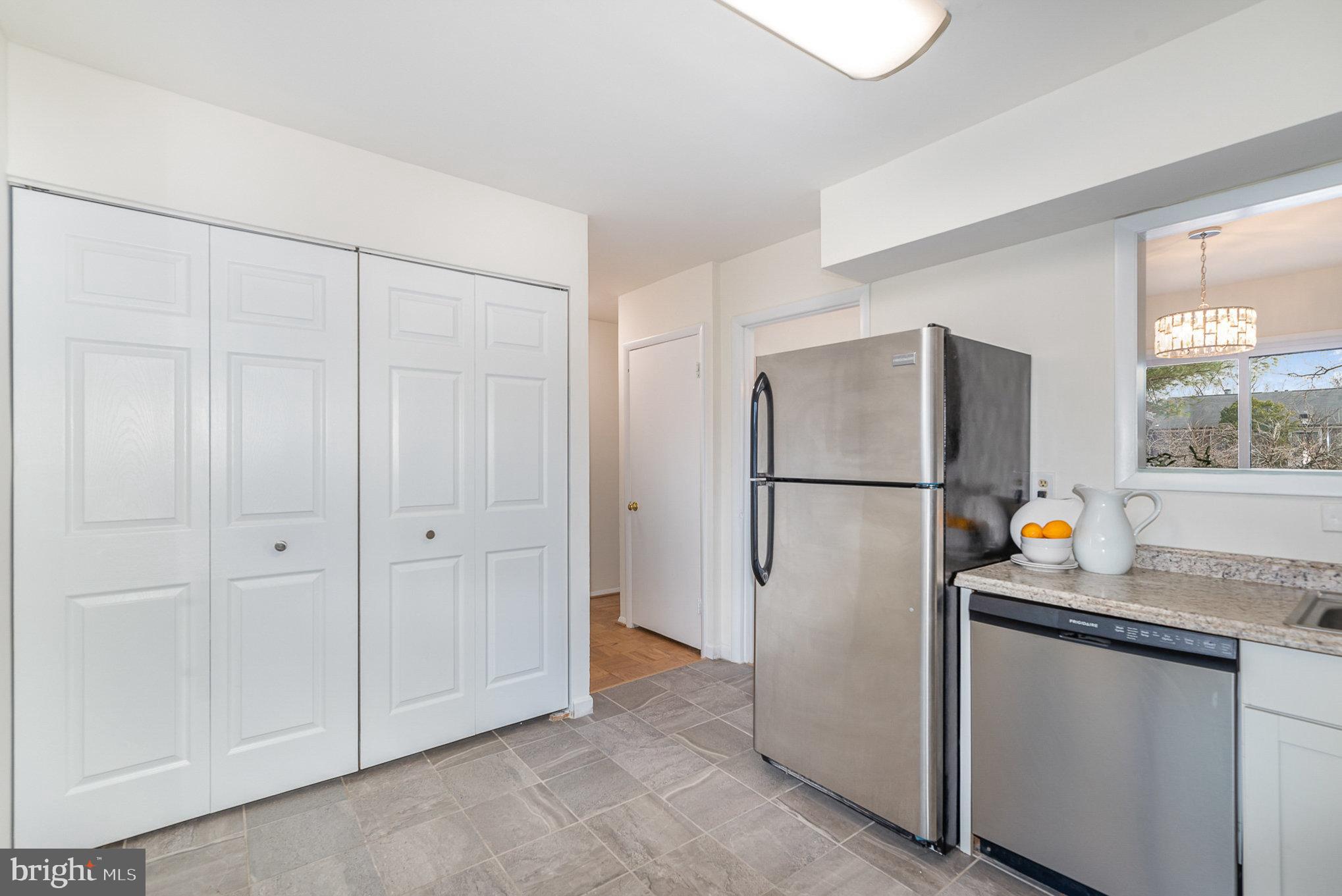 1906 Greenberry Road Baltimore, MD 21209 - Photo 8 of 28 Gallery Image 8
