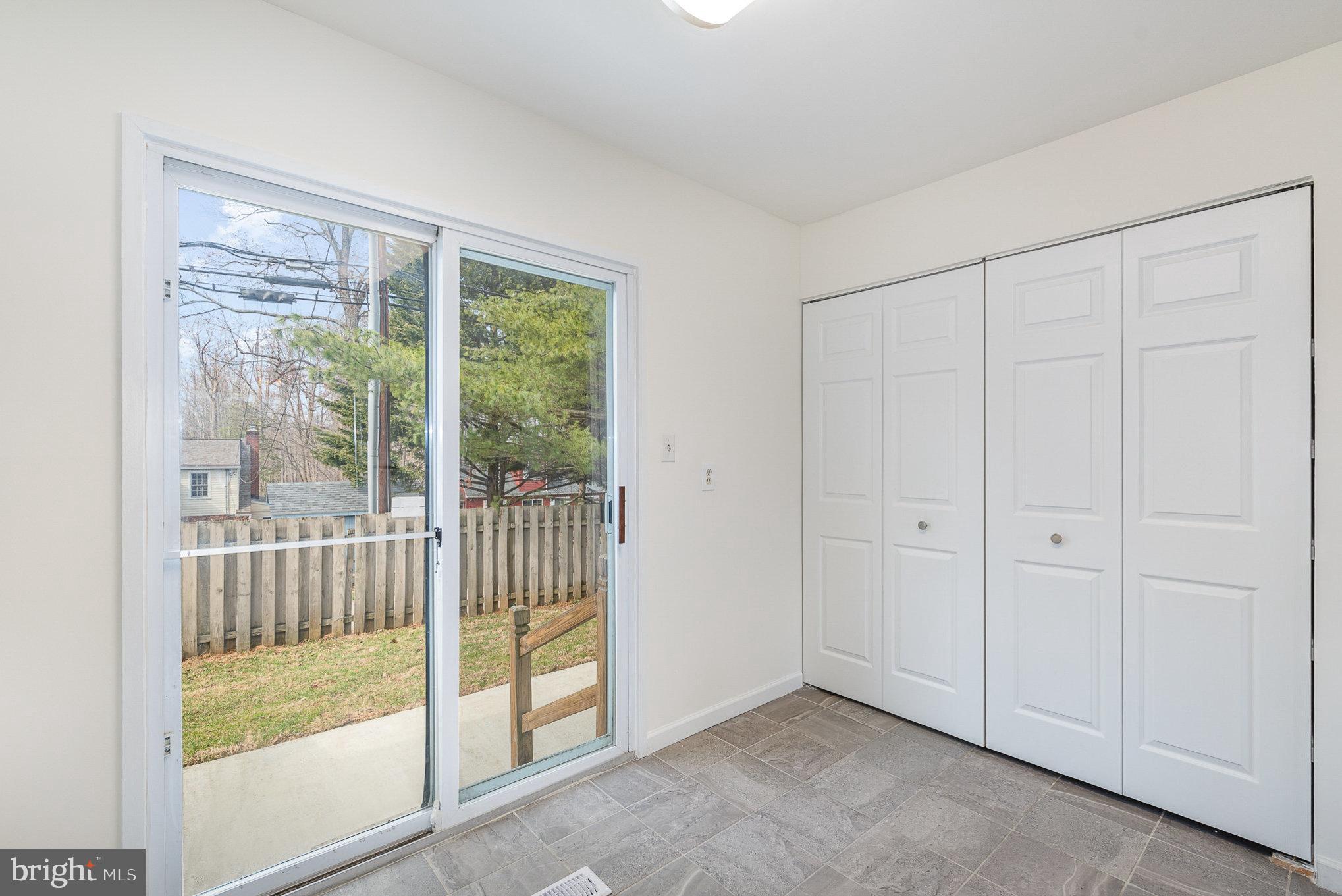 1906 Greenberry Road Baltimore, MD 21209 - Photo 9 of 28 Gallery Image 9