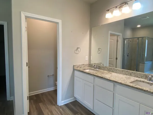 $379,000 | 2119 Dovefield Avenue, Unit 2119, Zachary, LA 70791