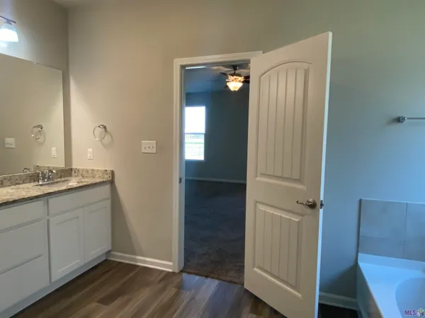 $379,000 | 2119 Dovefield Avenue, Unit 2119, Zachary, LA 70791