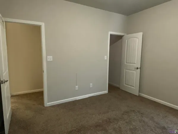 $379,000 | 2119 Dovefield Avenue, Unit 2119, Zachary, LA 70791