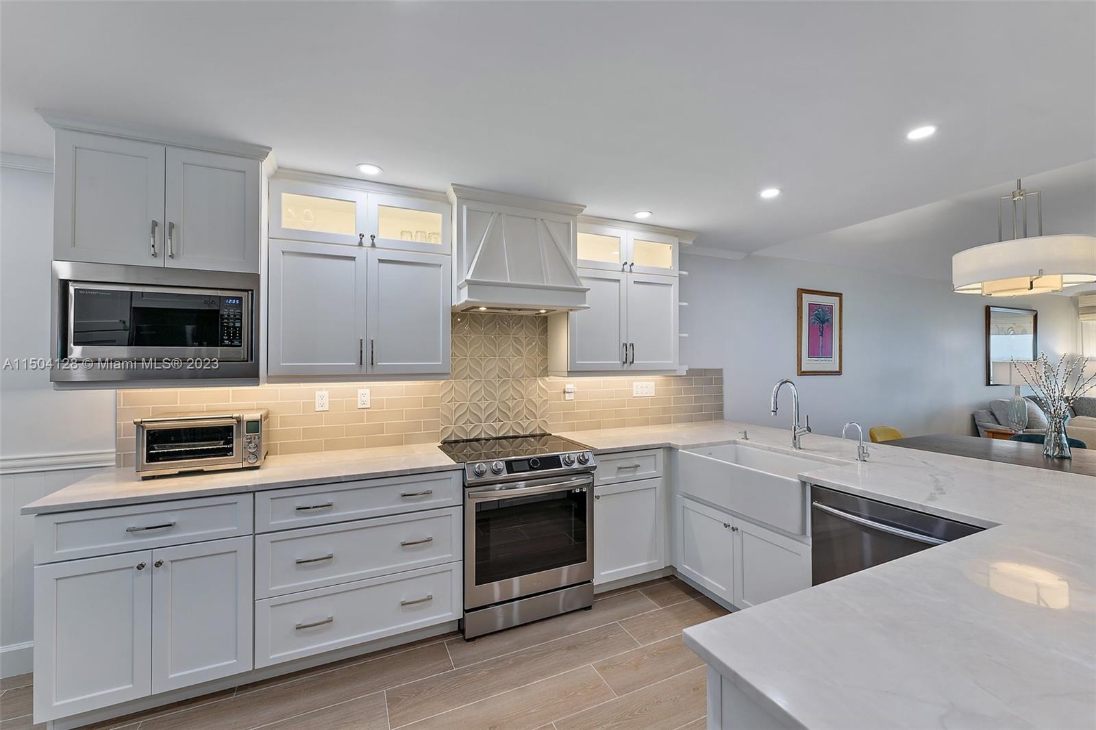 529 Northeast Plantation Road, Unit 408 Stuart, FL 34996 - Photo 9 of 48 Gallery Image 9