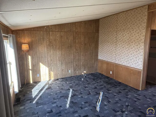 $105,000 | 502 Vine Street, Cottonwood Falls, KS 66845