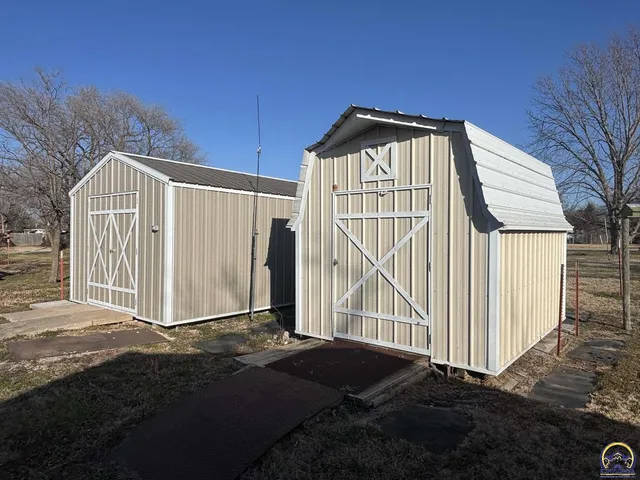 $105,000 | 502 Vine Street, Cottonwood Falls, KS 66845