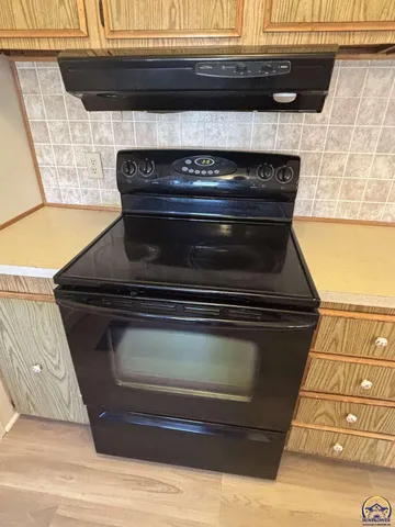 $105,000 | 502 Vine Street, Cottonwood Falls, KS 66845