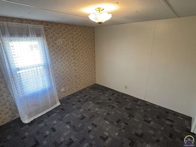 $105,000 | 502 Vine Street, Cottonwood Falls, KS 66845