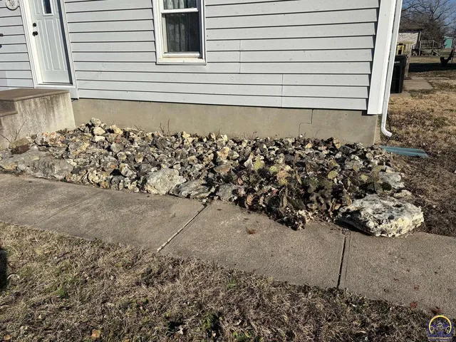 $105,000 | 502 Vine Street, Cottonwood Falls, KS 66845