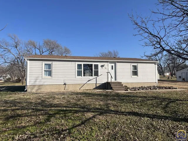 $105,000 | 502 Vine Street, Cottonwood Falls, KS 66845