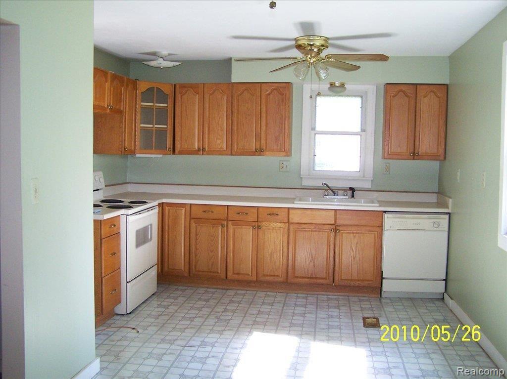 10511 Hibner Road Hartland, MI 48353 - Photo 3 of 6 kitchen