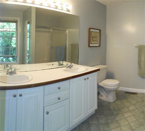 487 Old Farm Road Amherst, MA 01002 - Photo 13 of 21 Gallery Image 13
