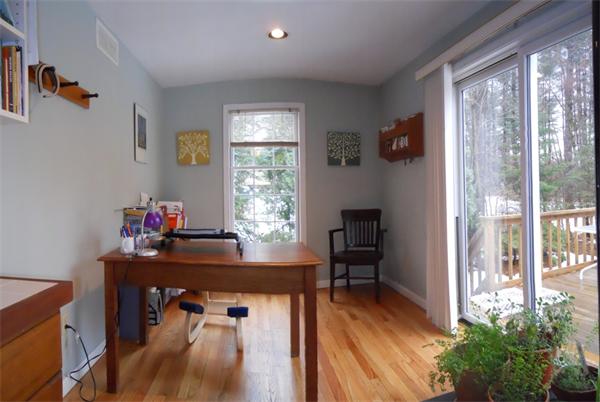 487 Old Farm Road Amherst, MA 01002 - Photo 9 of 21 Gallery Image 9