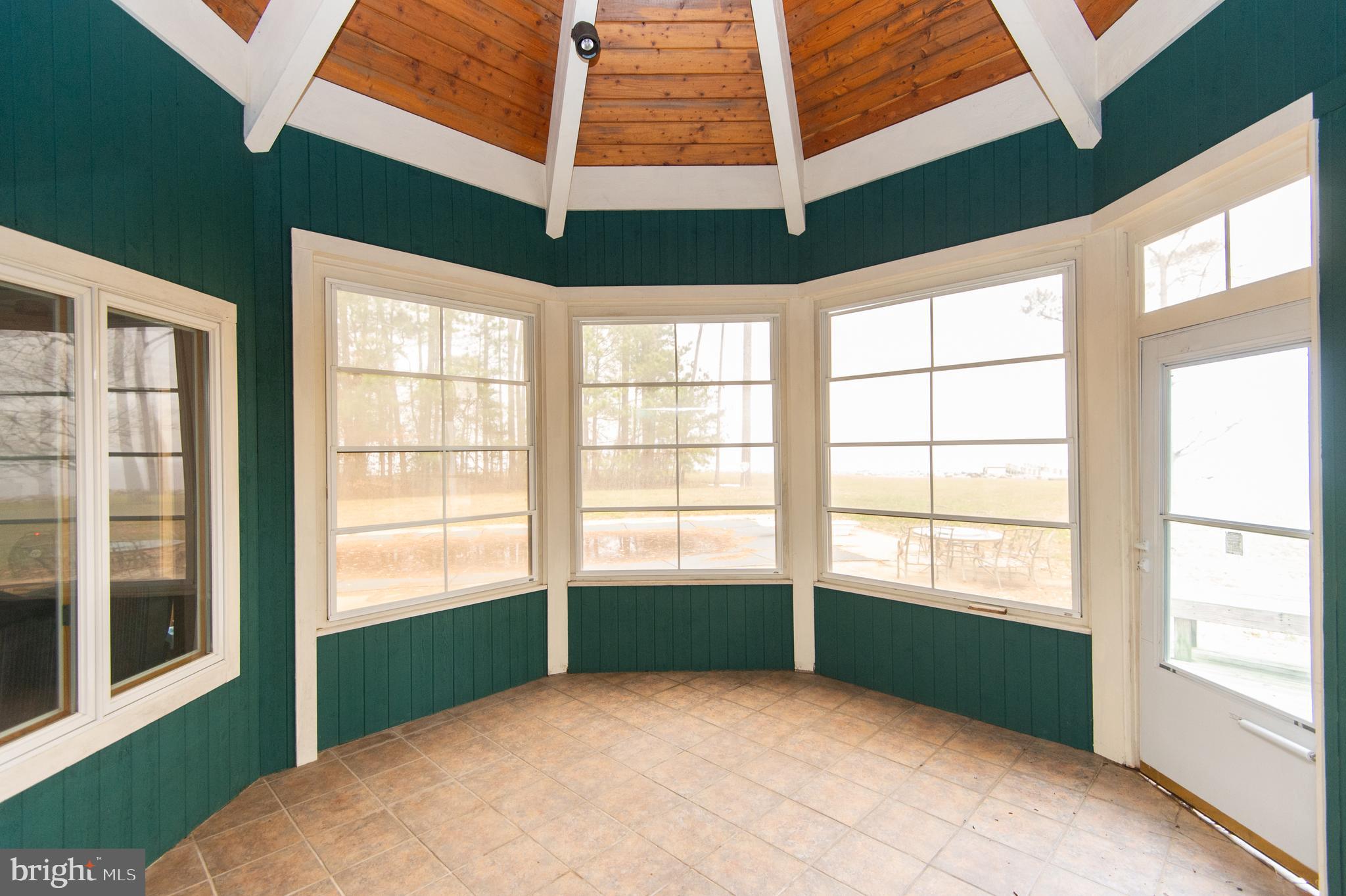 6041 Corners Wharf Road Cambridge, MD 21613 - Photo 25 of 51 three season room