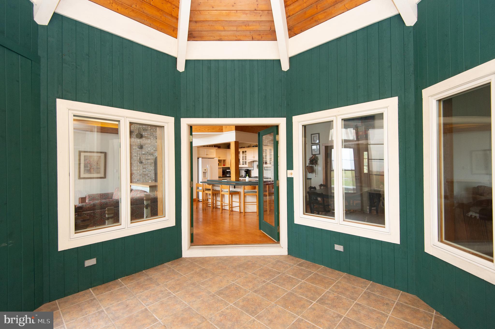 6041 Corners Wharf Road Cambridge, MD 21613 - Photo 26 of 51 three season room