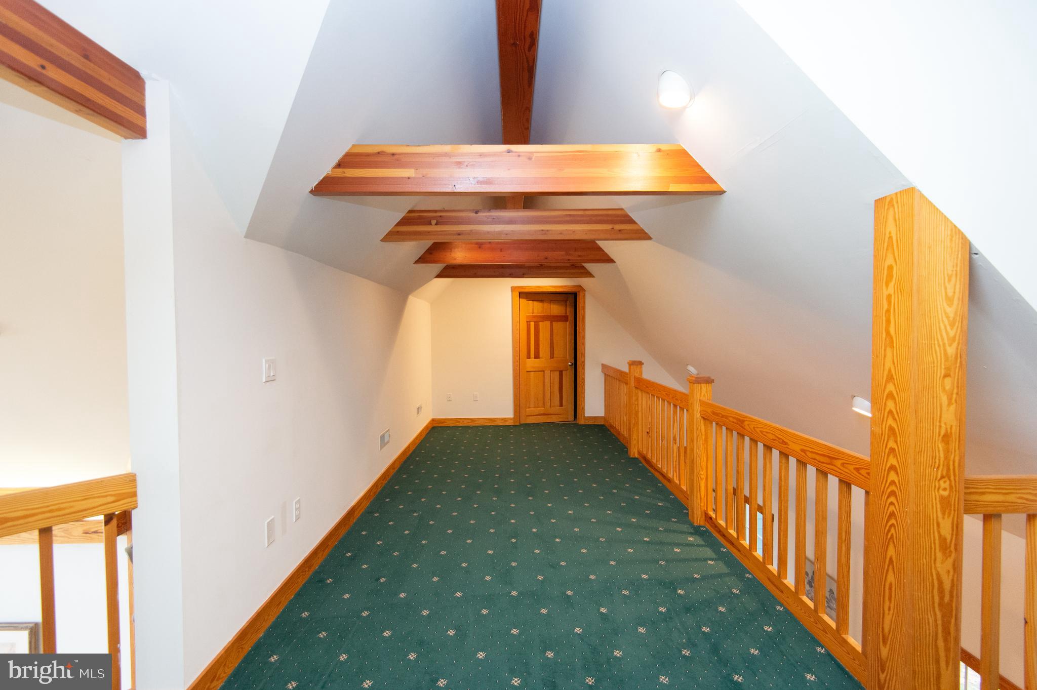 6041 Corners Wharf Road Cambridge, MD 21613 - Photo 35 of 51 second floor hallway