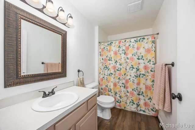 $234,900 | 3169 East Crystal Waters Drive, Unit 8, Holland, MI 49424