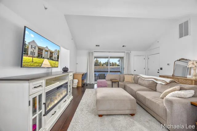 $234,900 | 3169 East Crystal Waters Drive, Unit 8, Holland, MI 49424