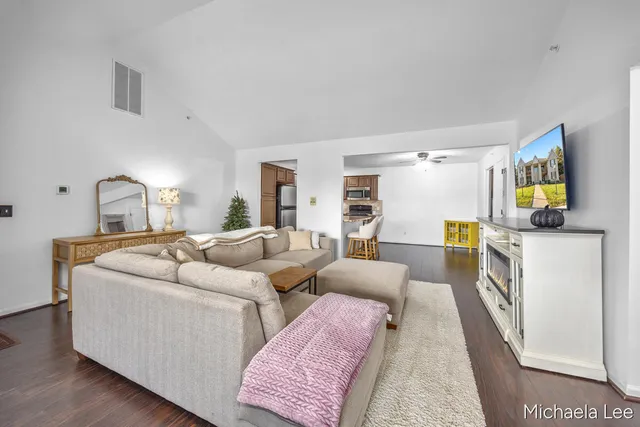 $234,900 | 3169 East Crystal Waters Drive, Unit 8, Holland, MI 49424