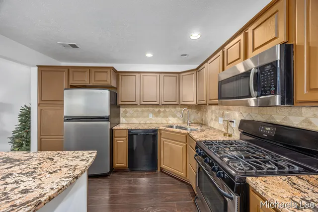 $234,900 | 3169 East Crystal Waters Drive, Unit 8, Holland, MI 49424